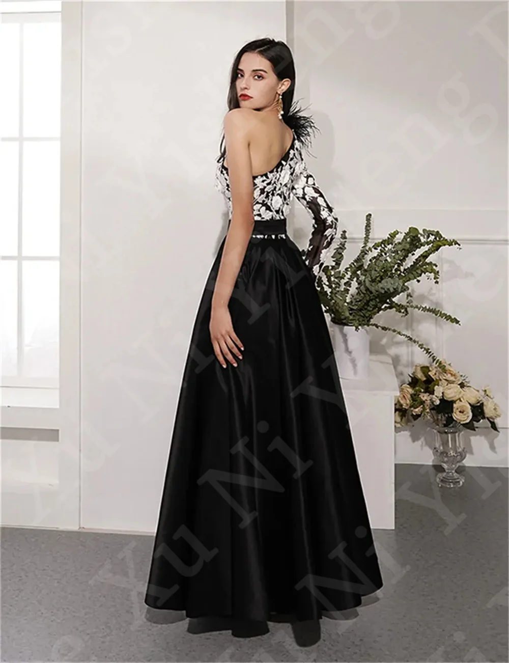 Unique Black A-Line Satin Evening Dress Feather One Shoulder Long Sleeves 3D Floral Pageant Party dress Side Split Formal Dress