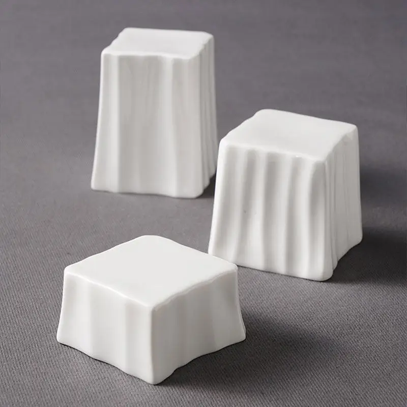 White Ceramic High-legged Creative Dessert Plate Sushi Snack Plate Molecular Dish Restaurant Irregular Shaped Round Tableware