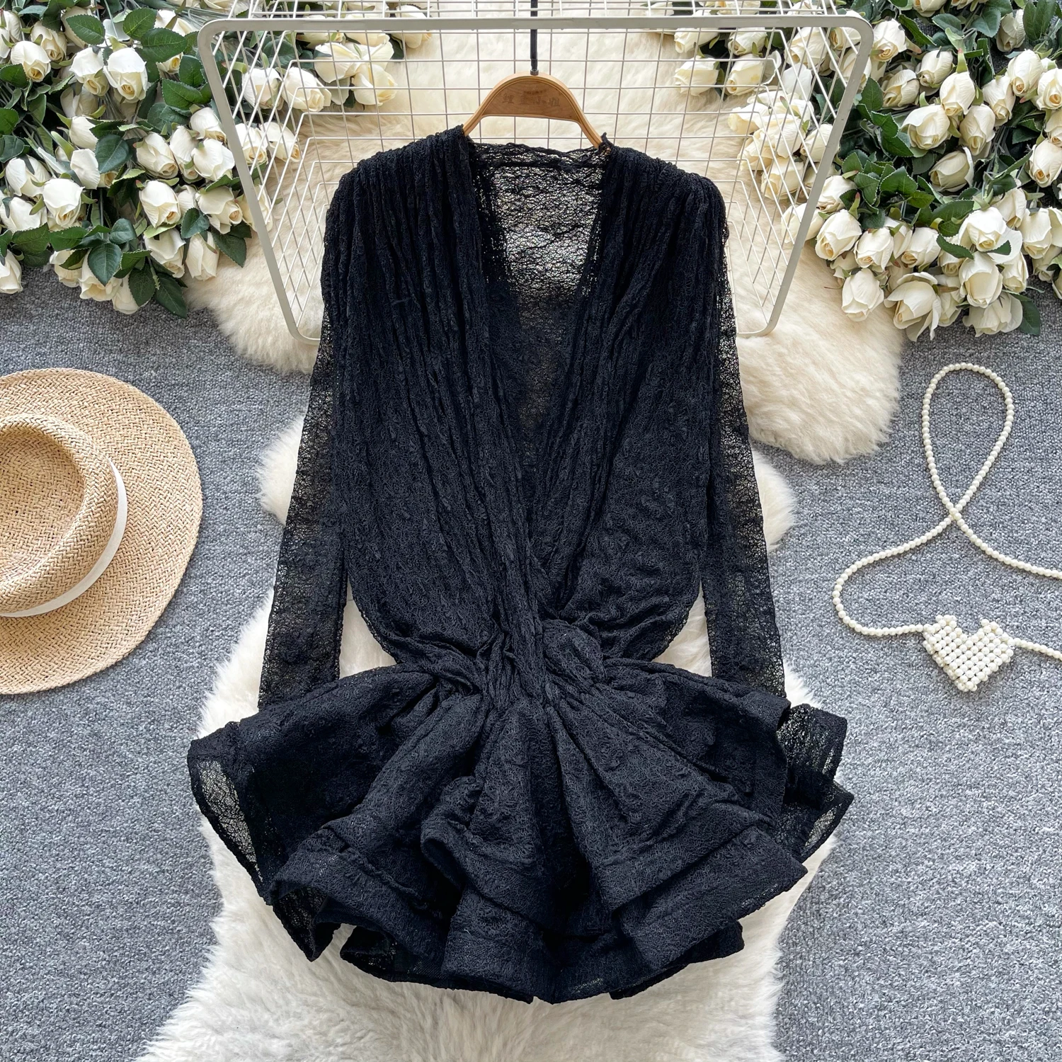 ชุดเดรสสั้นสไตล์วินเทจเก๋ไก๋ คอวี แขนยาว แต่งระบาย ดีไซน์หรูหราสไตล์เกาหลี โบโฮ