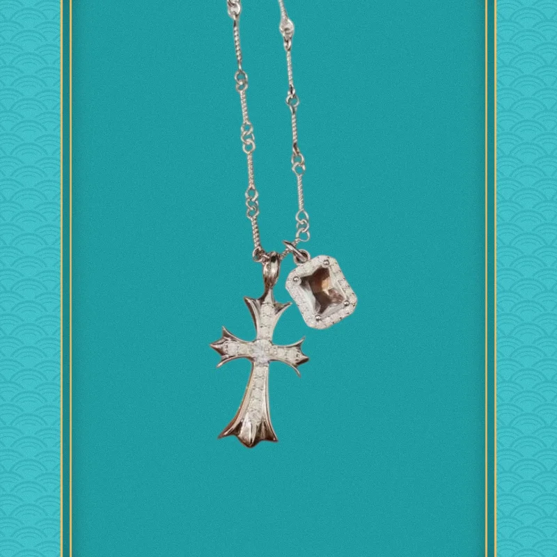 

Gothic Silver Cross Necklace: Crystal Square Charm & Diamond-Studded Cross Pendant