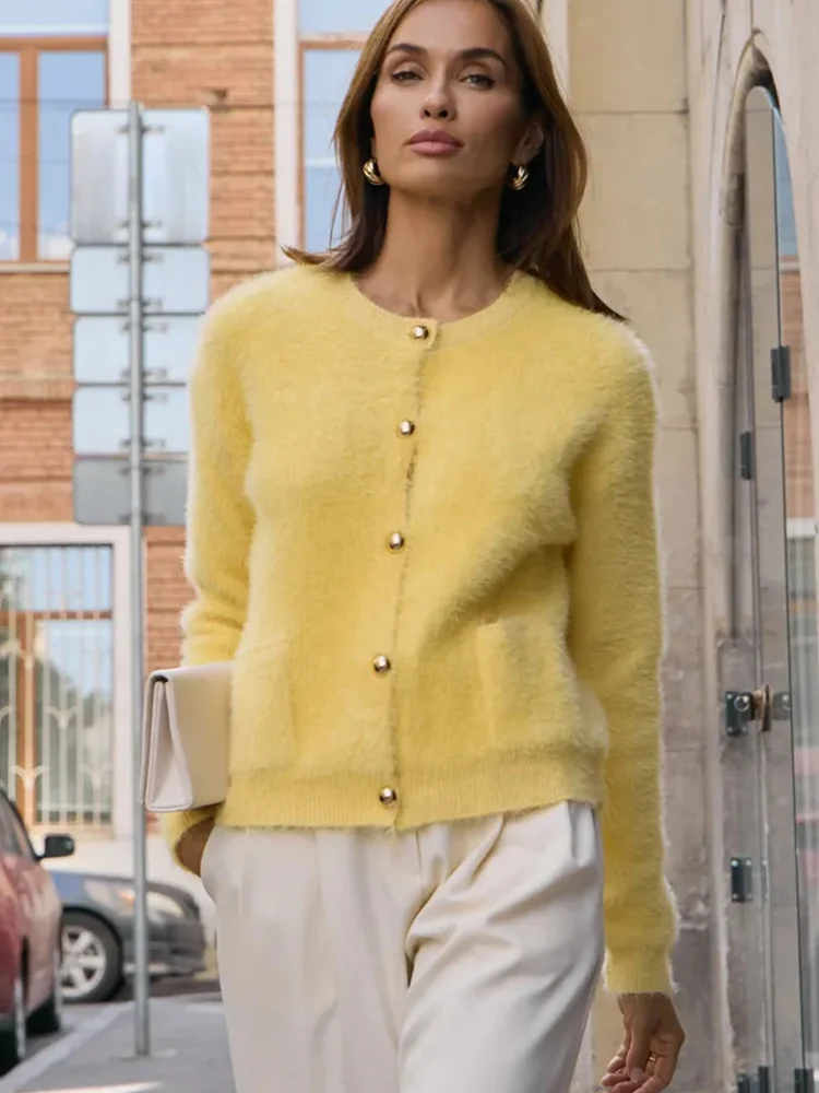 سترة بأحرف صفراء للنساء برقبة دائرية وأكمام طويلة فضفاضة محبوكة سترات نسائية جديدة أنيقة وأنيقة لعطلات الخريف في الشارع #1