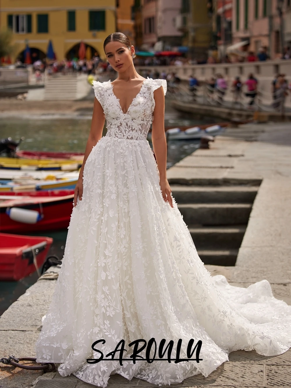 Delicate Floral Appliques Wedding Dress Sexy V Neck Romantic A Line Customized Bridal Gown Modern Charming Low Back Bride Wear