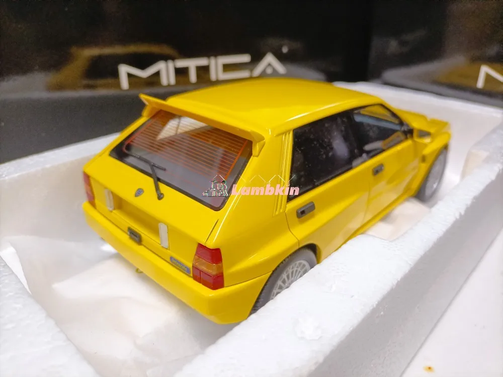 MITICA 1/18 Lancia Delta Evo II Metallic Yellow 4-Door Hatchback Sports Car Model Classic Collectible Gift Ornament