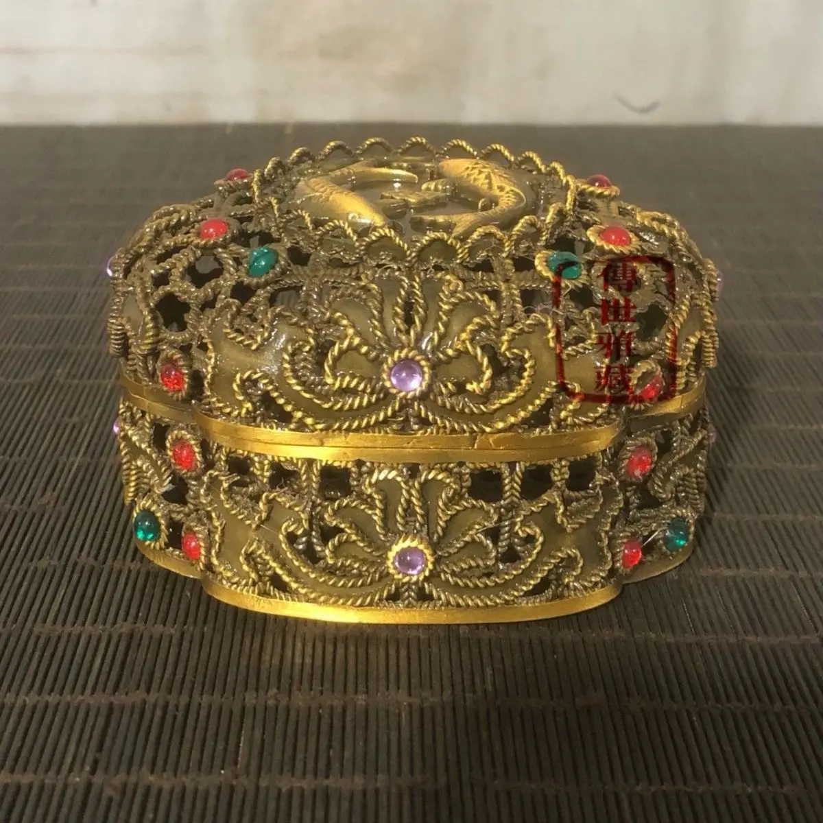 Exquisite Four Leaf Clover Collection Box with hollowed out enamel color inlaid gemstone box, ink cartridge jewelry box