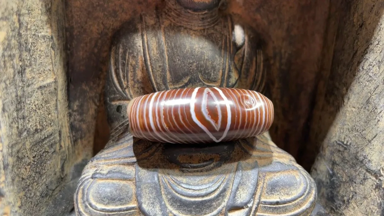 Tibetan Nepalese Himalayan Ancient agate Old Dzi Talisman 1 eye Bead Amulet 2