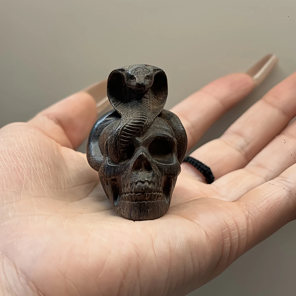 Wooden Snake Coiled Around a Skull Ornament Halloween Christmas Home Decoration Party Decoration Holiday Gift Hand-Carved Classic Theme Desktop Decoration