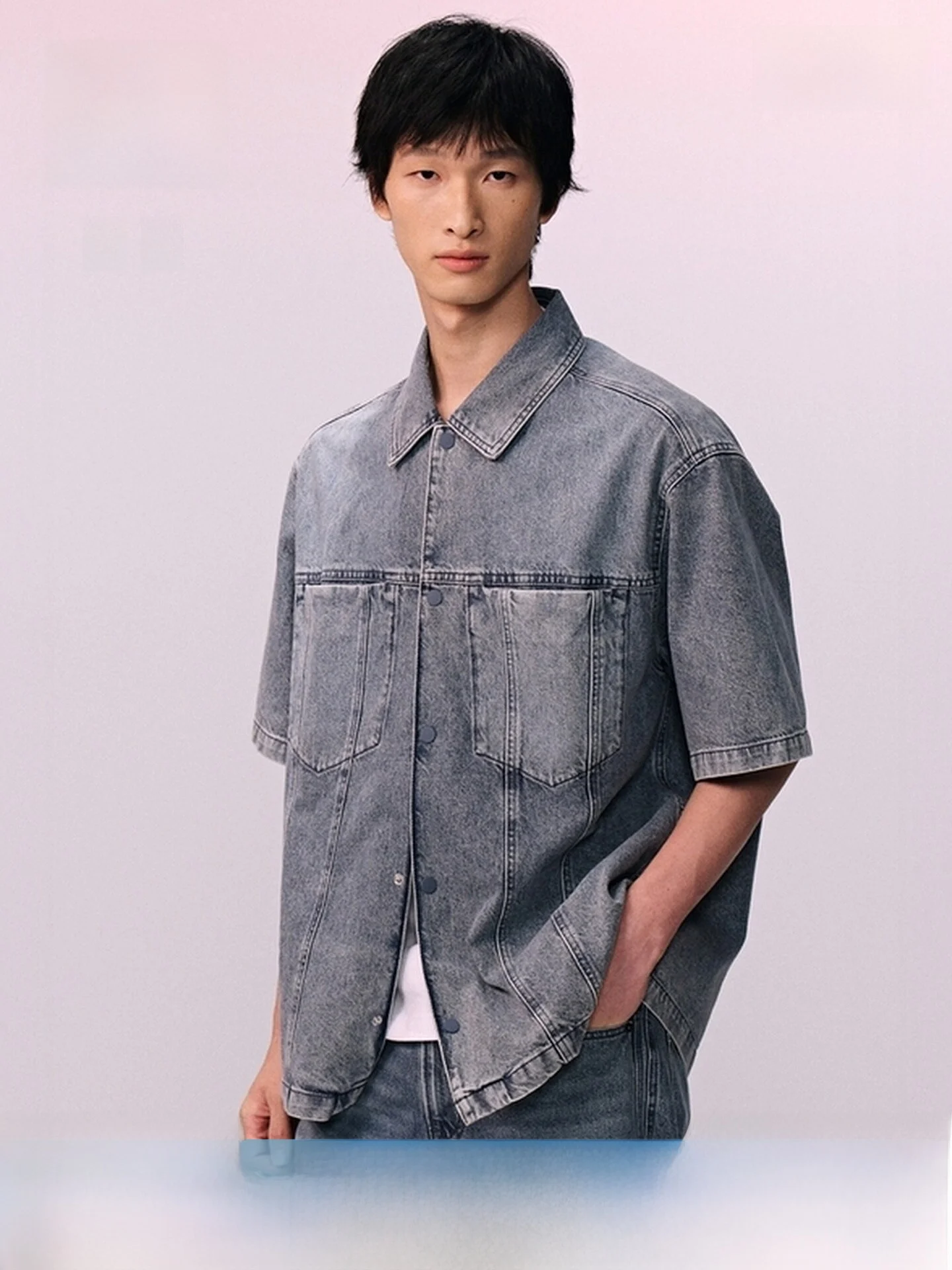 

Мужская летняя модная джинсовая рубашка H&M свободного кроя с коротким рукавом из качественного хлопка для повседневной носки дома и на улице