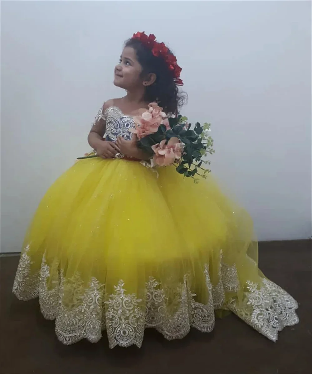 Gaun Gadis Bunga Kuning untuk Pernikahan Panjang Selantai Applique Pita Merah Gaun Komuni Pertama Pesta Ulang Tahun Anak Lucu Disesuaikan