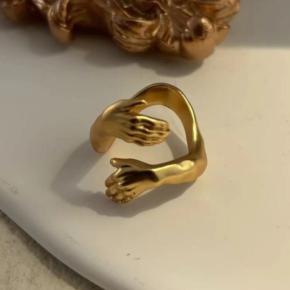 

Vintage Classic Creative Hug Rings for Women Men Copper Adjustable Carved Hands Open Couple Ring Birthday Party Jewelry Deluxe
