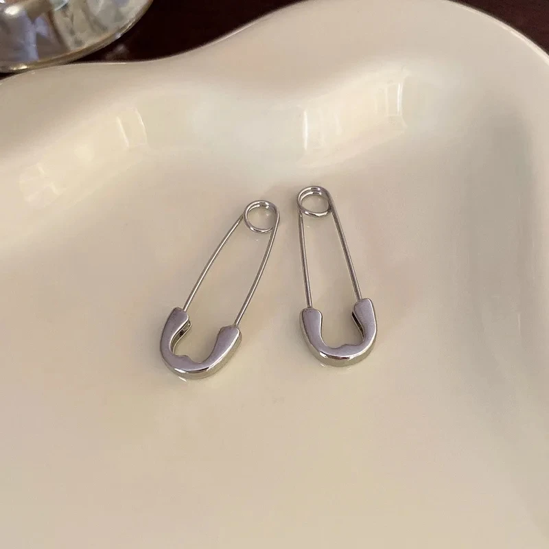 Vintage Goth Silver Color Pin Earrings for Women Egirl Trendy Party Hollow Heart Earrings Fashion Jewelry Accessories for Gift