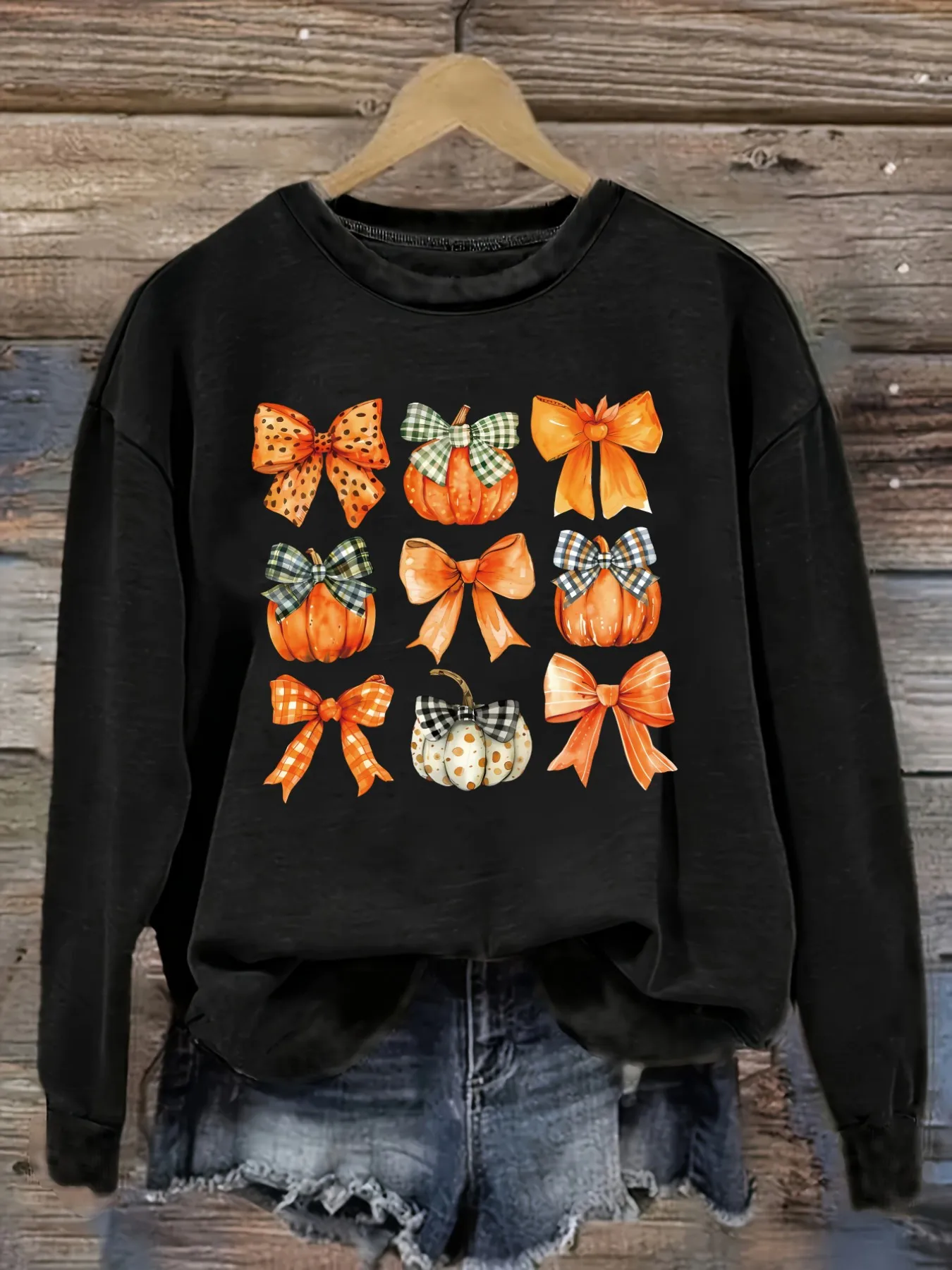 Women's Casual Long Sleeve Crew Neck T-Shirt Pumpkin And Bow Pattern Print Design, Round Neck Women's Clothing, Machine Washable, Slightly Elastic, Loose Fit, Spring Autumn Winter Women's T-Shirt, Christmas Outfit