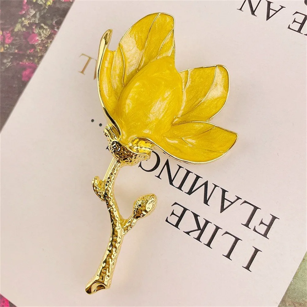 

Vintage Enamel Magnolia Corsage Palace Style Jewelry Accessories Suitable For Women To Wear