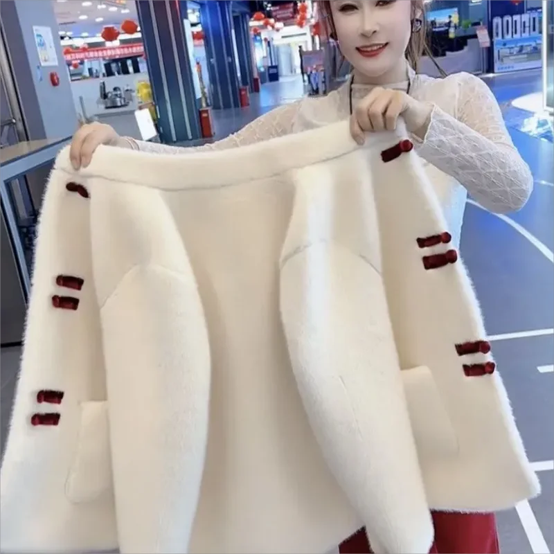 2024ฤดูหนาวใหม่สไตล์จีนป้องกันสิ่งแวดล้อมขนสัตว์เทียมMink Fur Coatผู้หญิงPanปุ่มTangเครื่องแต่งกายHigh Endขนสัตว์