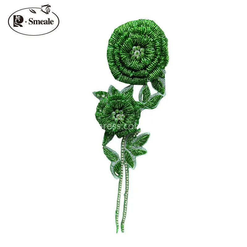 NEUE mehrfarbige handgefertigte Rosen-Brustblumen aus Perlen. Funkelnde Strass-Aufnäher. Hochzeitskleid DIY Stickerei 3D-Applikationen – Detail 3