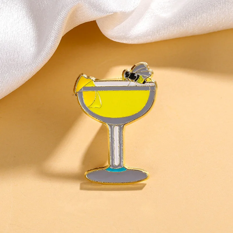 

Cocktail Highball Glass Brooch Metal Pin DIY Bag Decor Unisex Enamel Badge for Clothes Bags Shoes Hat Scarf T-shirt Jeans