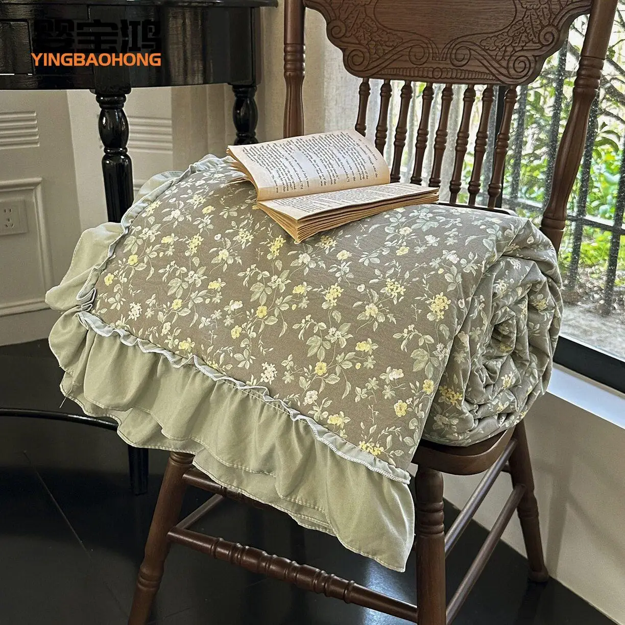 Princess Style Summer Quilt Set Four Pieces Floral Lace Air Conditioner Washable Lightweight  Feel Polyester Fiber Fill