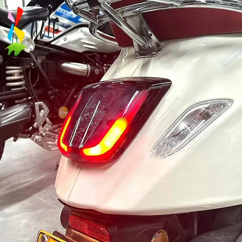 

A21F-Motorcycle LED Taillight Rear Brake Light For VESPA SPRINT PRIMAVERA 125 150 Sprint Primavera 150 125 Sprint 150