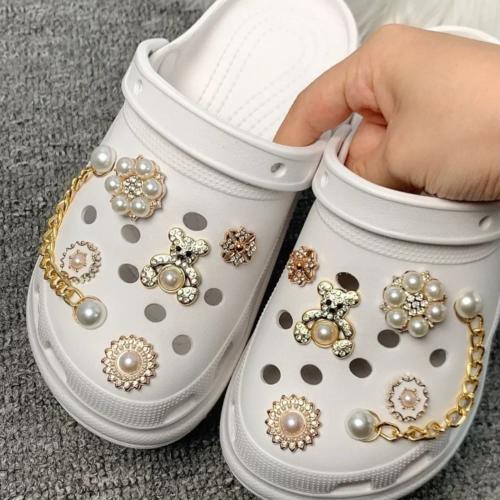 Fashion Golden Bear Shoe Charms for Crocs Rhinestone Chains Pearl Girl Garden Sandals Decorations Clogs Pins Slipper Accessories