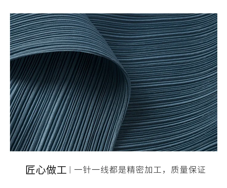 Miyake Plissiertes Damenkleid in Blau, A-Linie, Elegantes Kurzarm-Kleid, Locker Geschnitten, Knitterfrei, Sommerliches Lässiges Mode-Langkleid – Detail 13