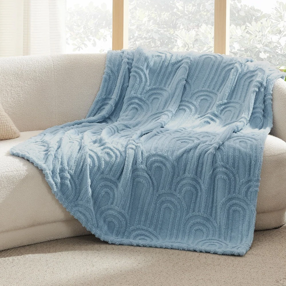 Fleece Throw Blanket for Couch – Super Soft Throw Blanket Premium Silky Flannel Fleece 3D Clouds Stylish Jacquard Lightweight