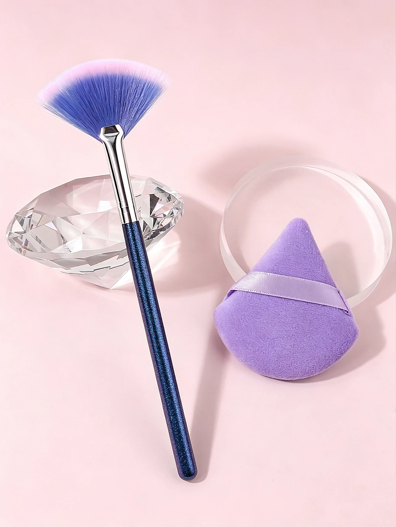 2pcs Fan‑Shaped Highlighter Brush Triangle Makeup Puff Set Soft Cosmetic Tool For Blush Loose Powder Foundation Face Makeup