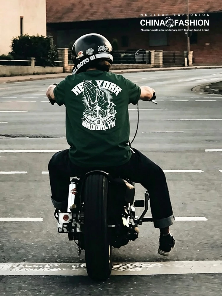

Brooklyn Gang Loose Fit Cotton T-Shirt Green Short Sleeve Unisex Breathable Comfortable Artistic Style Casual Wear for Youth