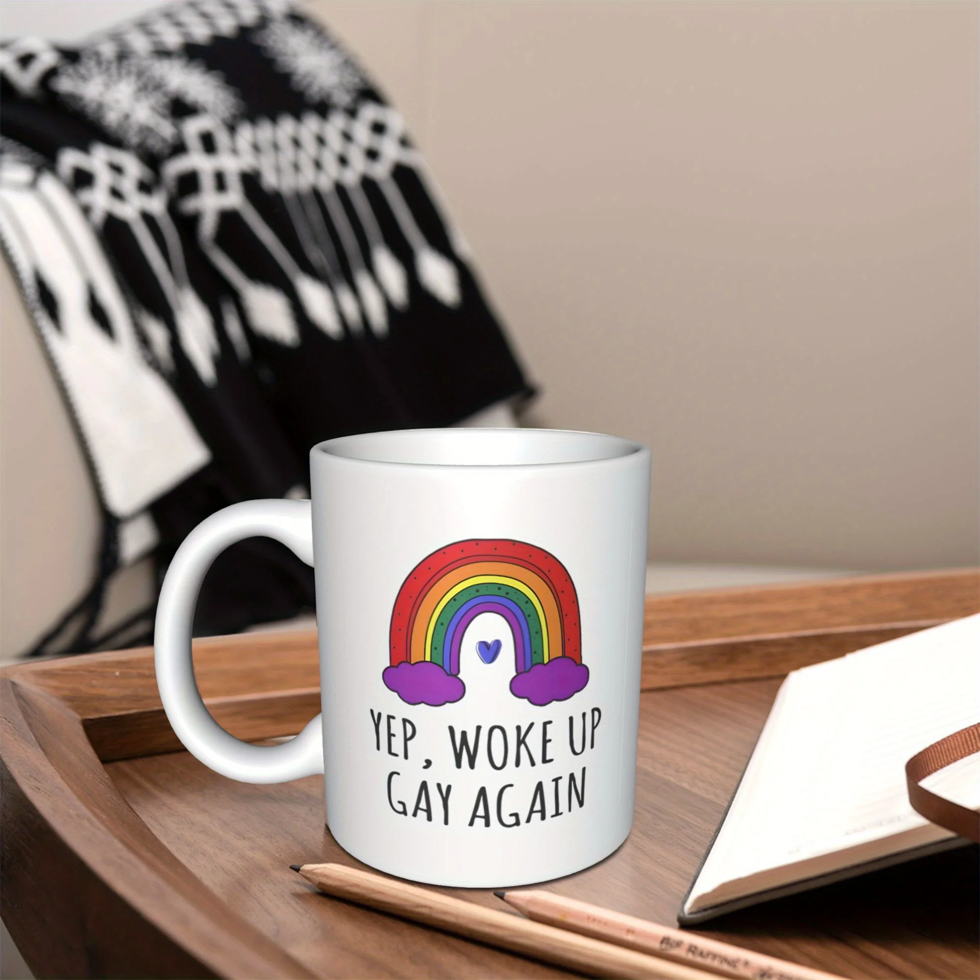 

【Горячая распродажа】Забавная кофейная кружка Gay Pride на 11 унций — «Waking Up Gay Again», дизайн «Радуга и облака», можно мыть в посудомоечной машине и в микроволновой печи