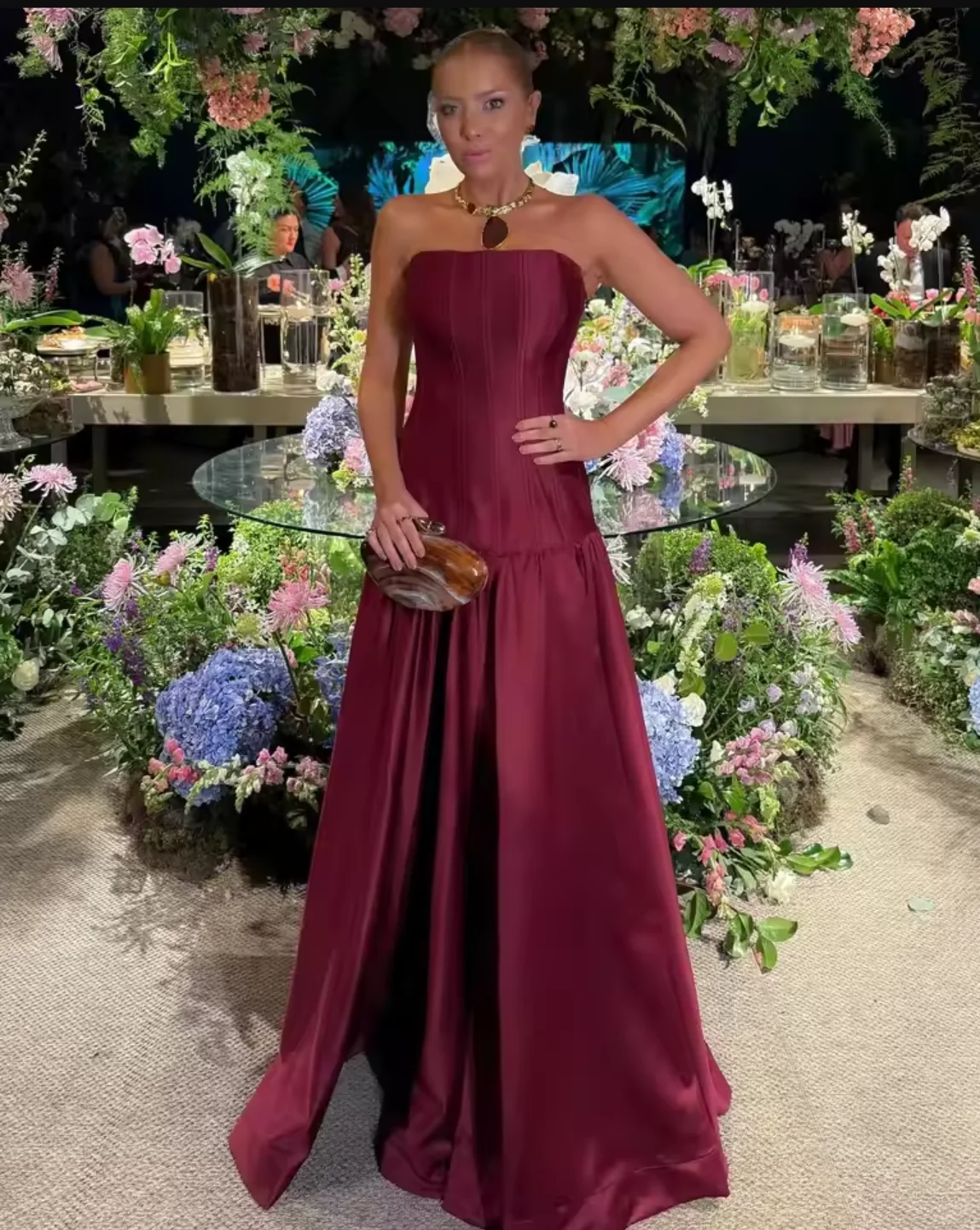 カスタマイズされたストラップレスノースリーブプロムドレスシースムスリムイブニングドレスパーティーイブニングドレスフロアレングス特別な機会のガウン