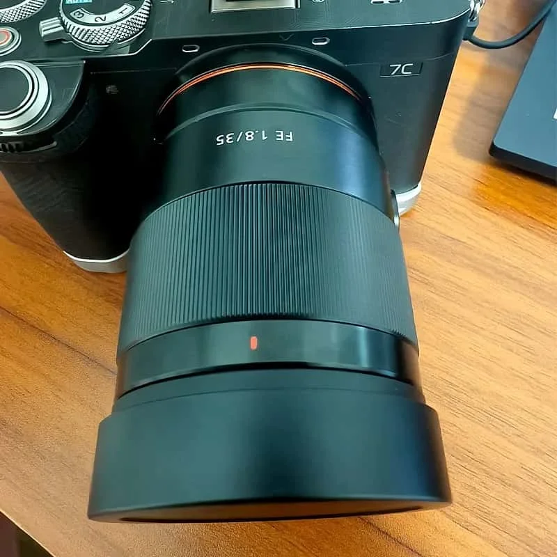 Sony FE 1.8/35 35mm F1.8 SEL35F18F用メタルキャップ付きレンズフード
