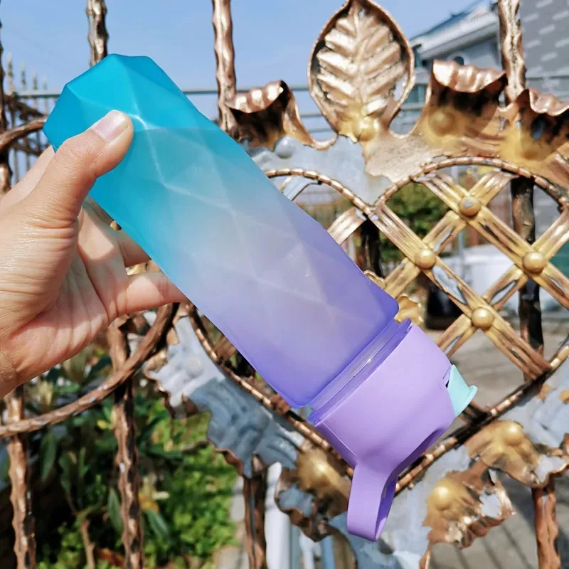 600ML Gradient Sports Water Bottle For Girls Plastic Water Bottles With Straw Portable Drinking Bottle For Outdoor Travel Gym images - 6