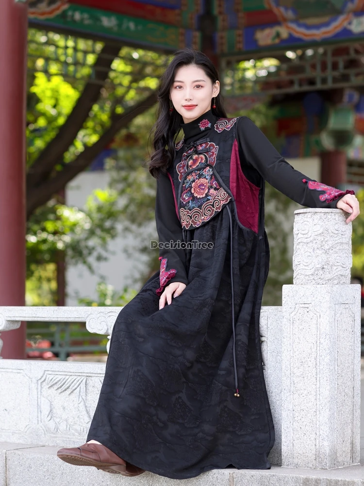 2024 autumn-winter dress retro embroidery chinese national style slim sleeveless long dress women daily retro chinese dress t001