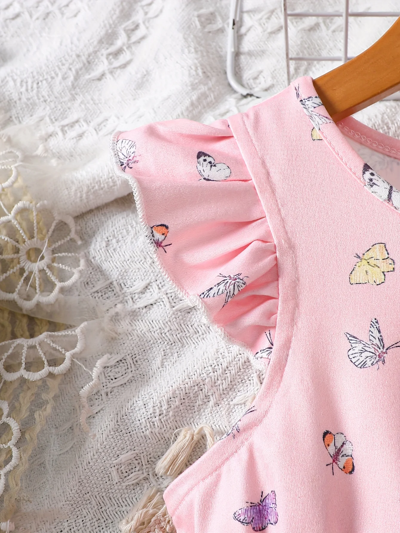 الفتيات الصيف عارضة أزياء متماسكة يطير كم كشكش فراشة الأرنب تحديد المواقع الطباعة الرقمية اللباس الأزهار الأرنب الشاطئ عطلة حزب هدية مع شريط من الساتان