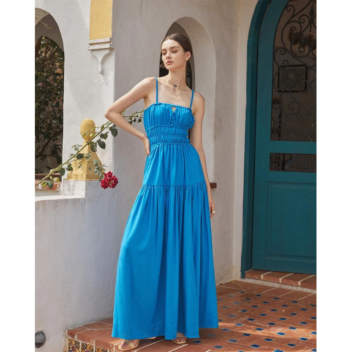 

Sexy backless suspender long holiday dress fashionable simple temperament elegant versatile high-end party dress