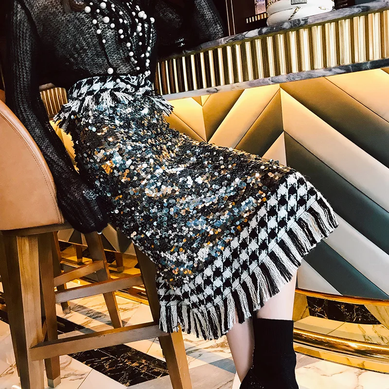 فستان نسائي من أفيفا أون إيرث بتصميم ترتر ثقيل الوزن، برقبة رسن وأكمام قصيرة، تنورة ميدي ضيقة عالية الخصر، موضة الخريف