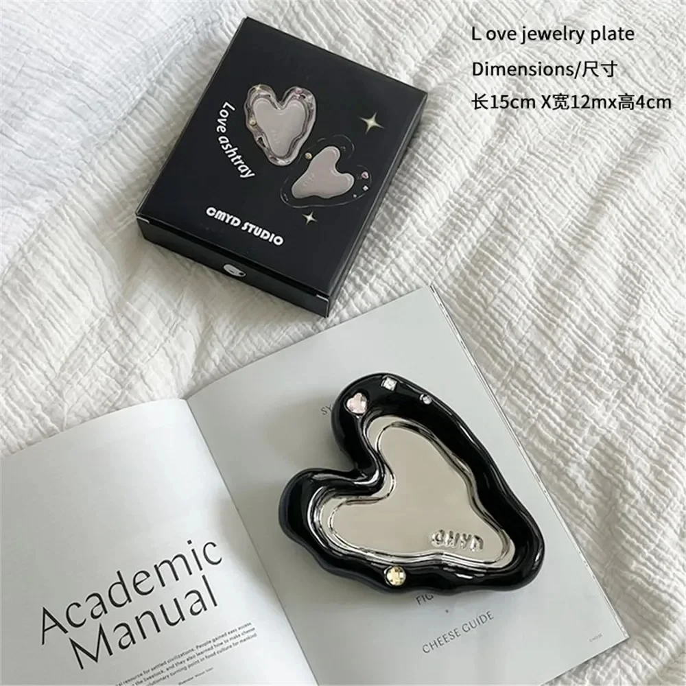 Creative Heart  Non Slip Ashtray Ceramic Storage Tray Decoration Accessories Gift Cafe Living Room Office Ashtray