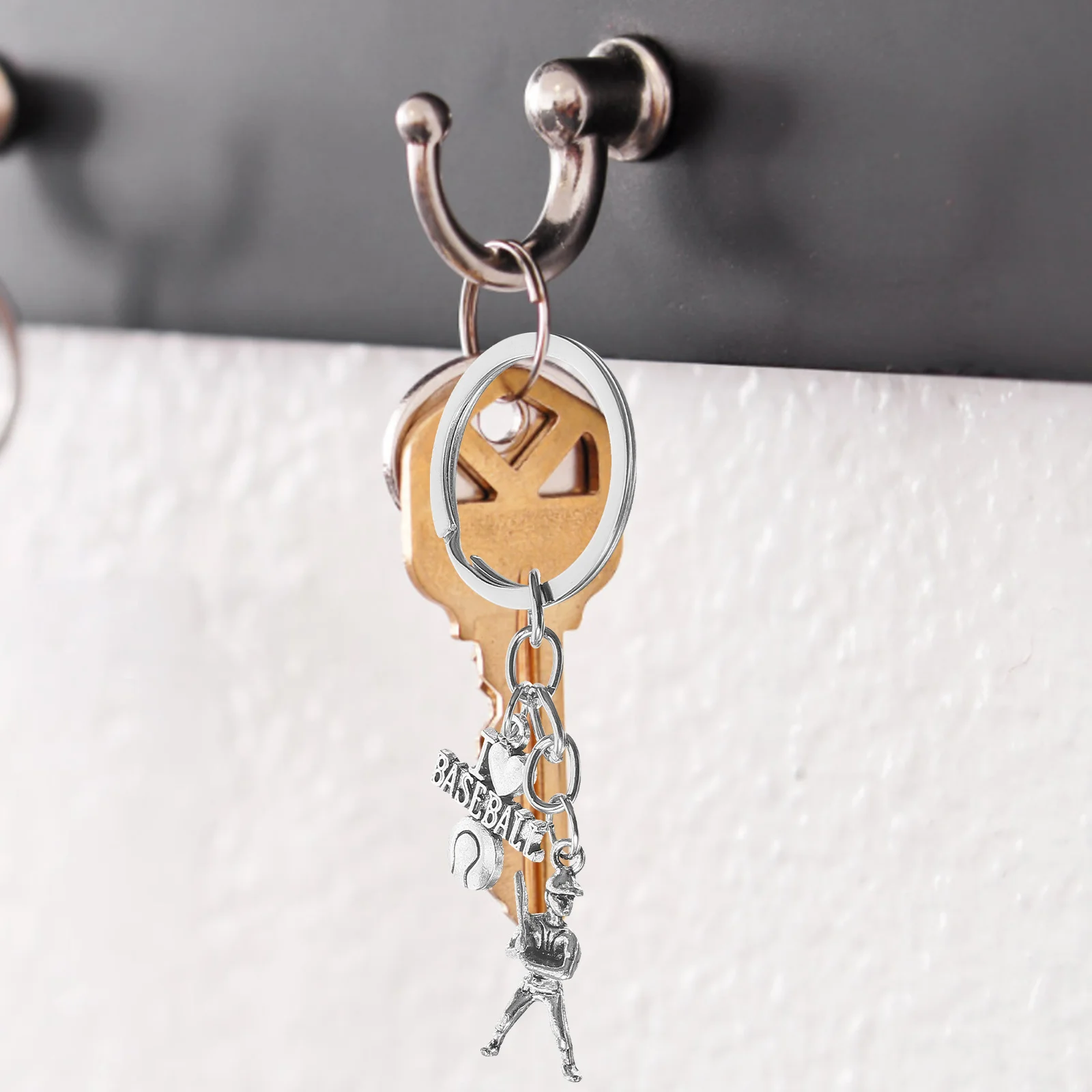 

Key Ring Chain Baseball Keychain Bulk Chains Women Backpack Ornament Pendant Keyring Alloy for Bag Keychains Boys Miss