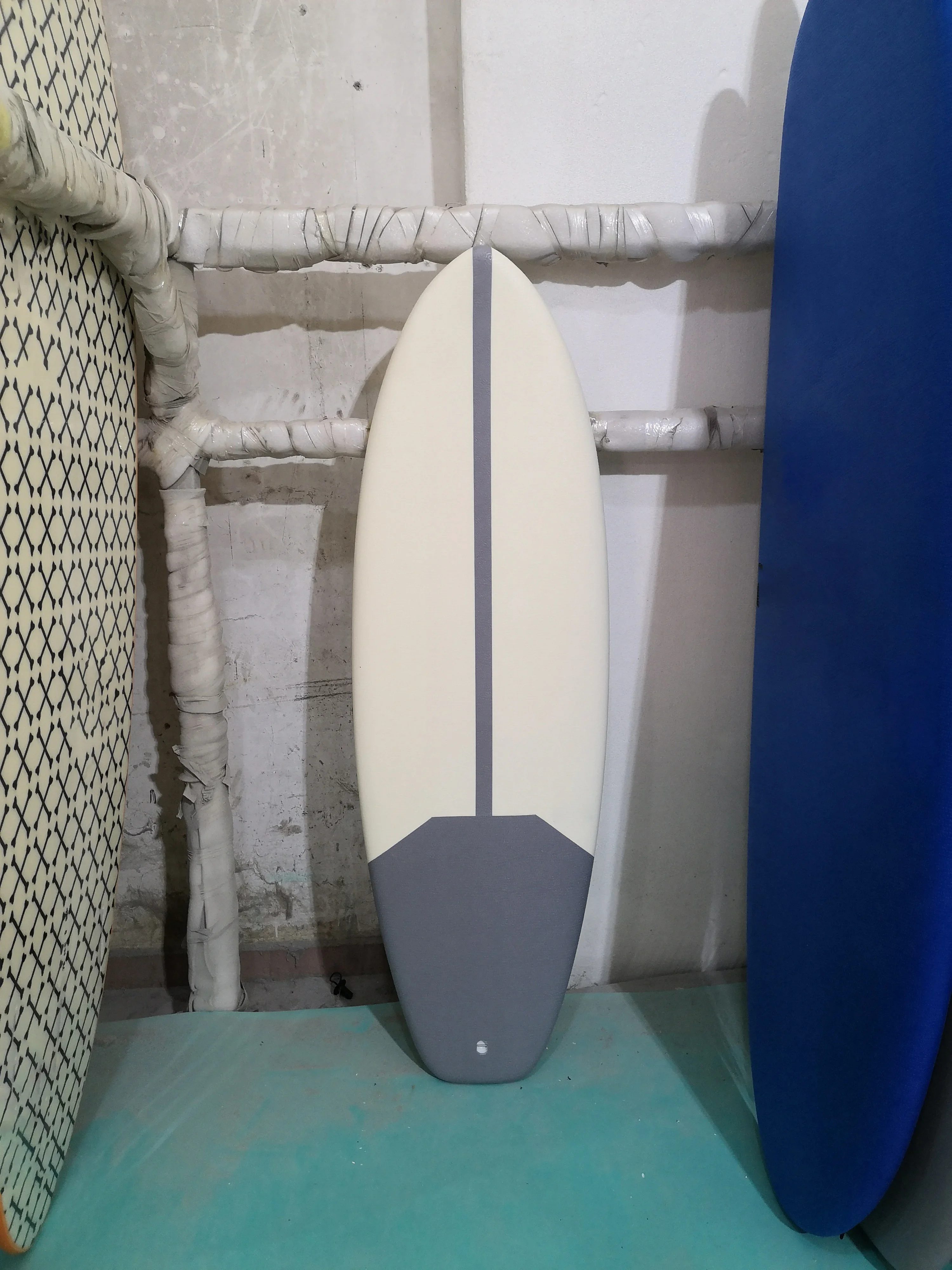 Máquina de modelagem de prancha de surf CNC de alta densidade EPS Prancha de surf de espuma em branco Soft Top Prancha epóxi