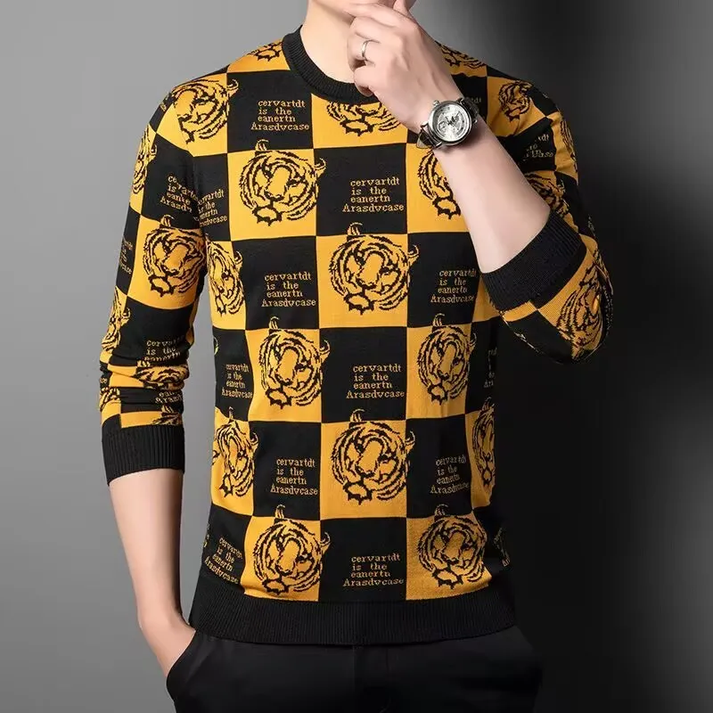 Wiosna nowy sweter z kołnierzykiem O męski haft dół moda chińska młodzież koreański sweter z długim rękawem na co dzień