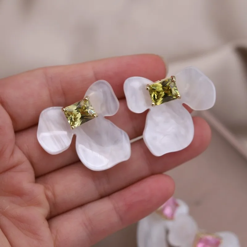 女性のための夏のスタイルのアクリルと四角いガラスのイヤリング,流行のジュエリー,ビーチパーティーのアクセサリー,新しいコレクション