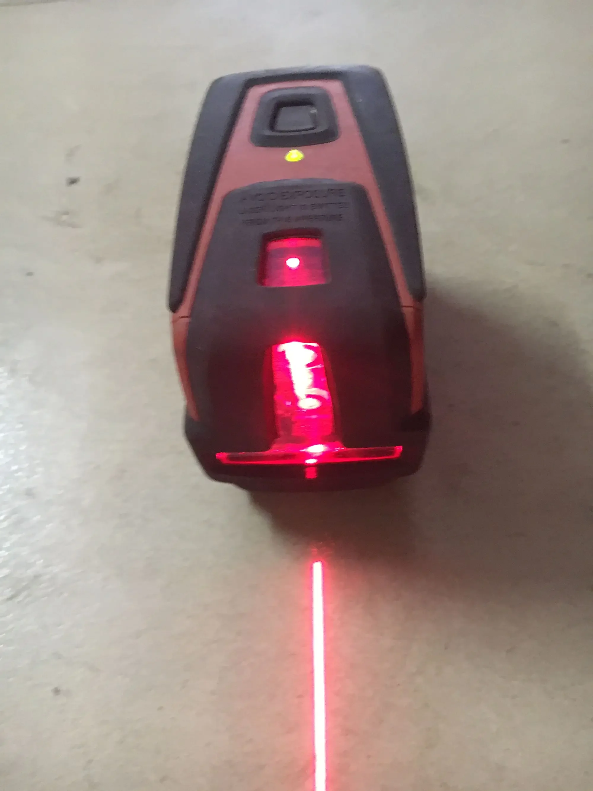 Second-hand Hilti Laser Level 2 Line 4 Points 4 Section 5 Battery Cross Line Level PMC46 Physical Picture