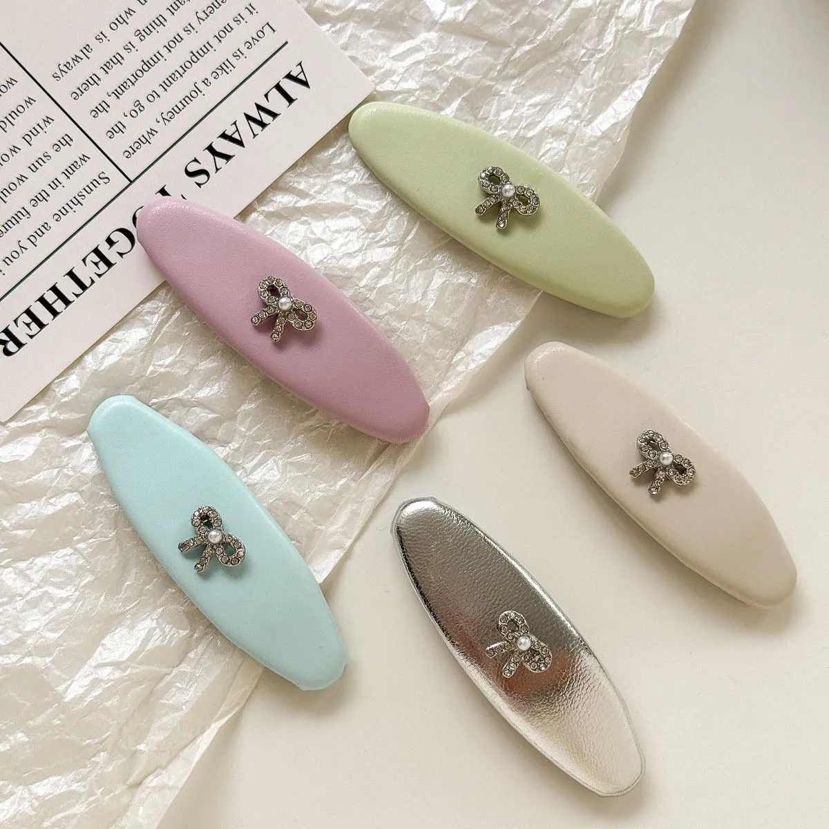 Korean Silver Bow Leather Oval Hairpin Fashion Bangs Side Clip Hairpin Hair Clip Barrettes Headwear Hair Accessories Headdress