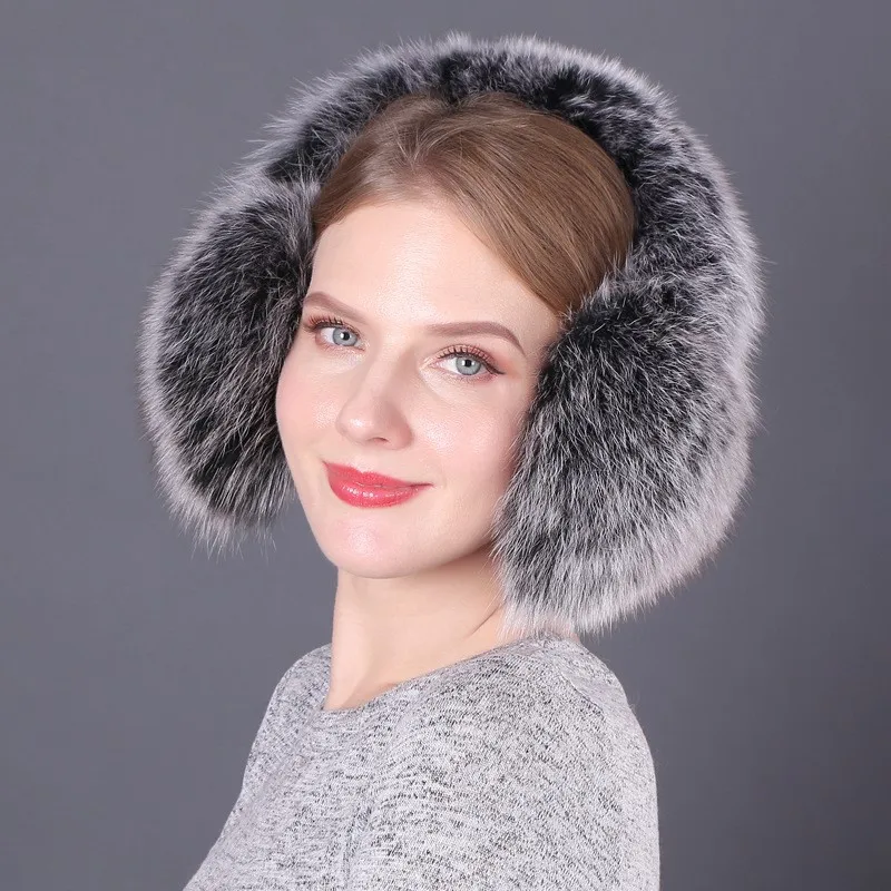 The new women's fur ear cups are both warm and ear-protecting They can be used as neck scarves