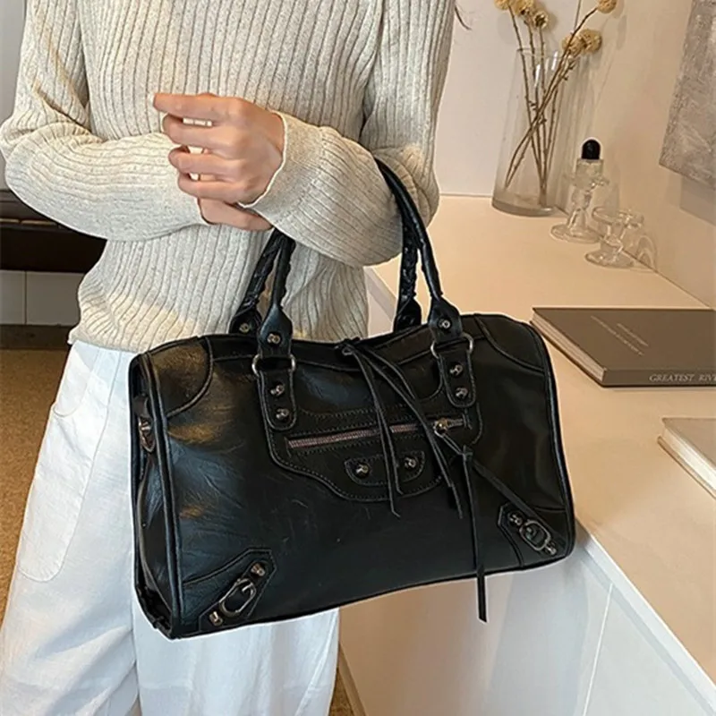 2024, роскошный дизайн, женская брендовая сумка-тоут из искусственной кожи премиум-класса, большая вместительная сумка, новая модная повседневная сумка с заклепками, модная сумка через плечо