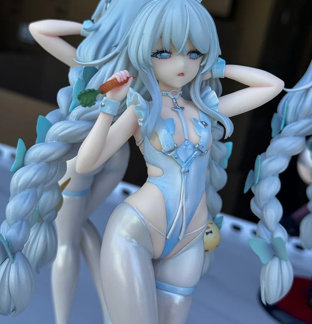 

Blue Little Vicious Rabbit Girl Figure Standing 1/6 Model 2D Ornament Lazy White Rabbit Rabbit