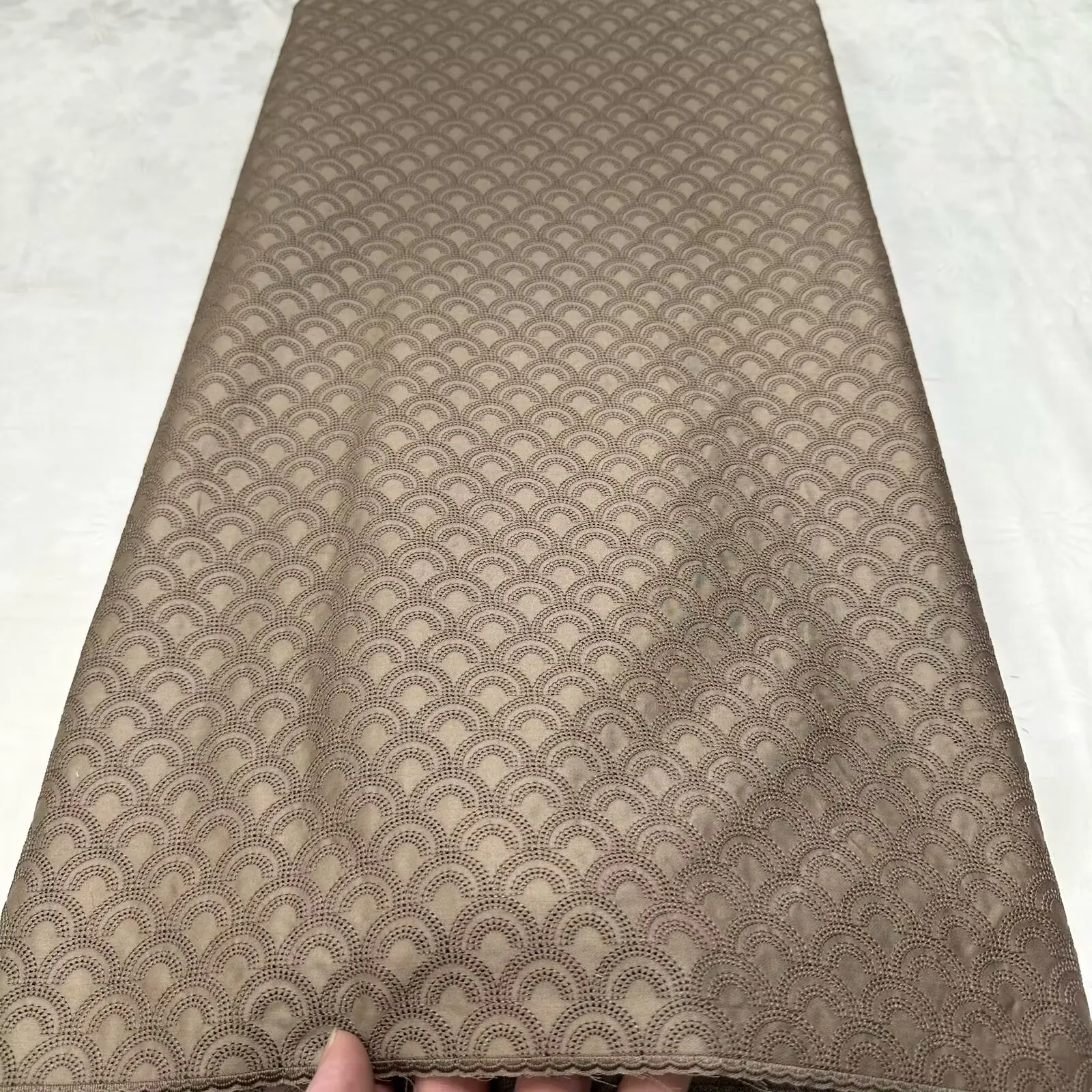 

Latest Design African Satin 100% Cotton Embroidery Lace Fabric 5 Yards Swiss Voile Lace Fabric For DIY Men Clothing 16A104