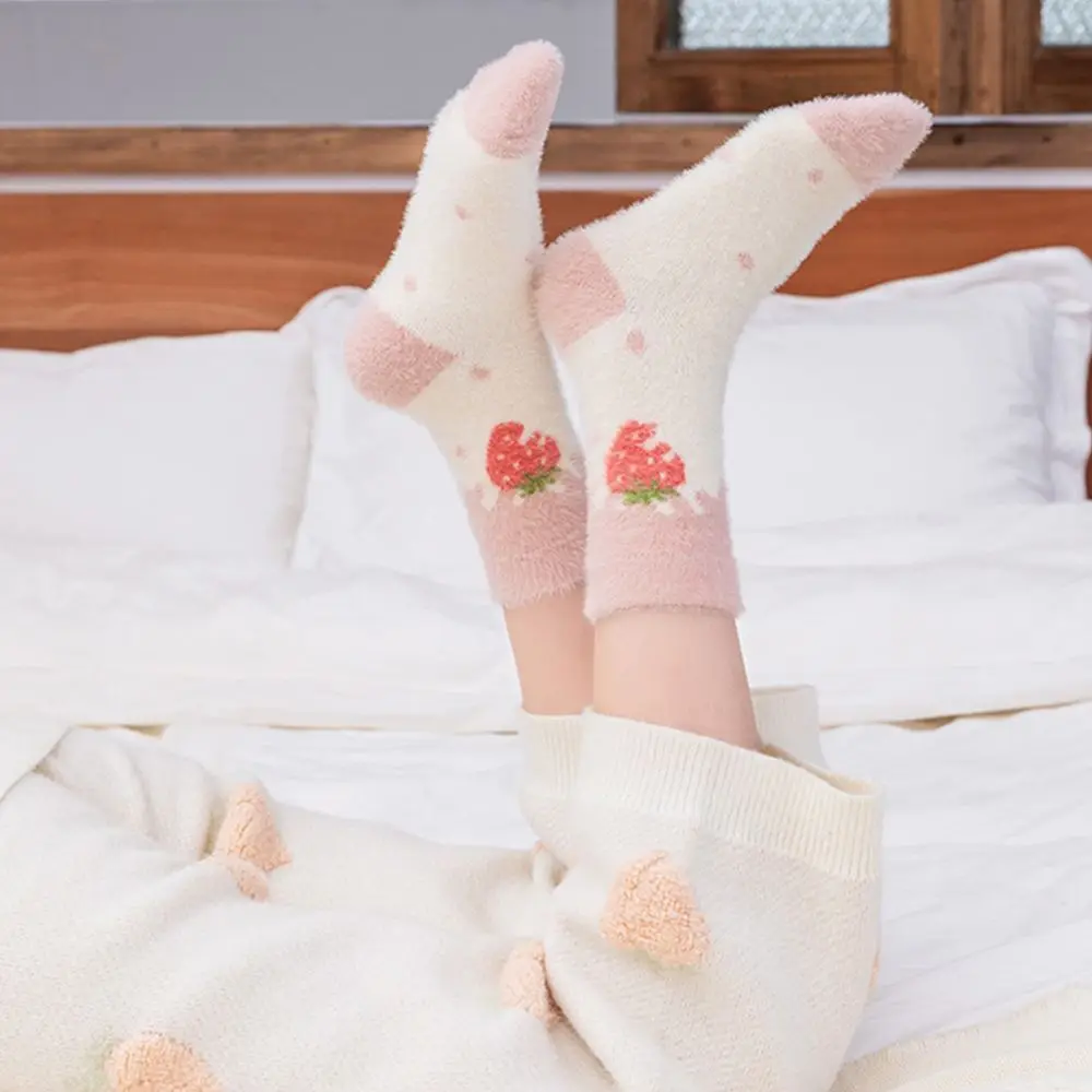 Sweet Warm Stripe Strawberry English Alphabet Wool Women Short Socks Cotton Socks Hosiery Japanese Style Socks