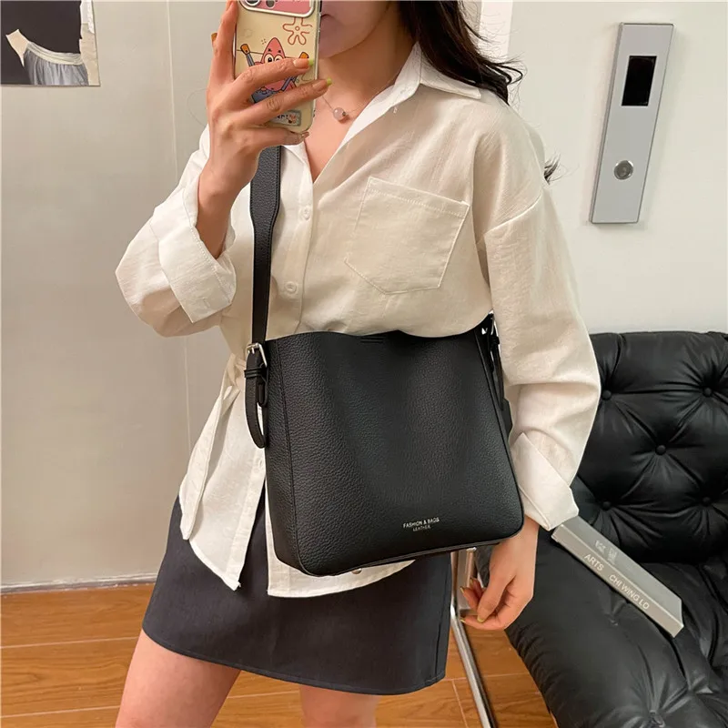 

2025 New Arrival! High - Quality Lychee Grain Mother - Daughter Bucket Bags for Women - Stylish, Large Capacity