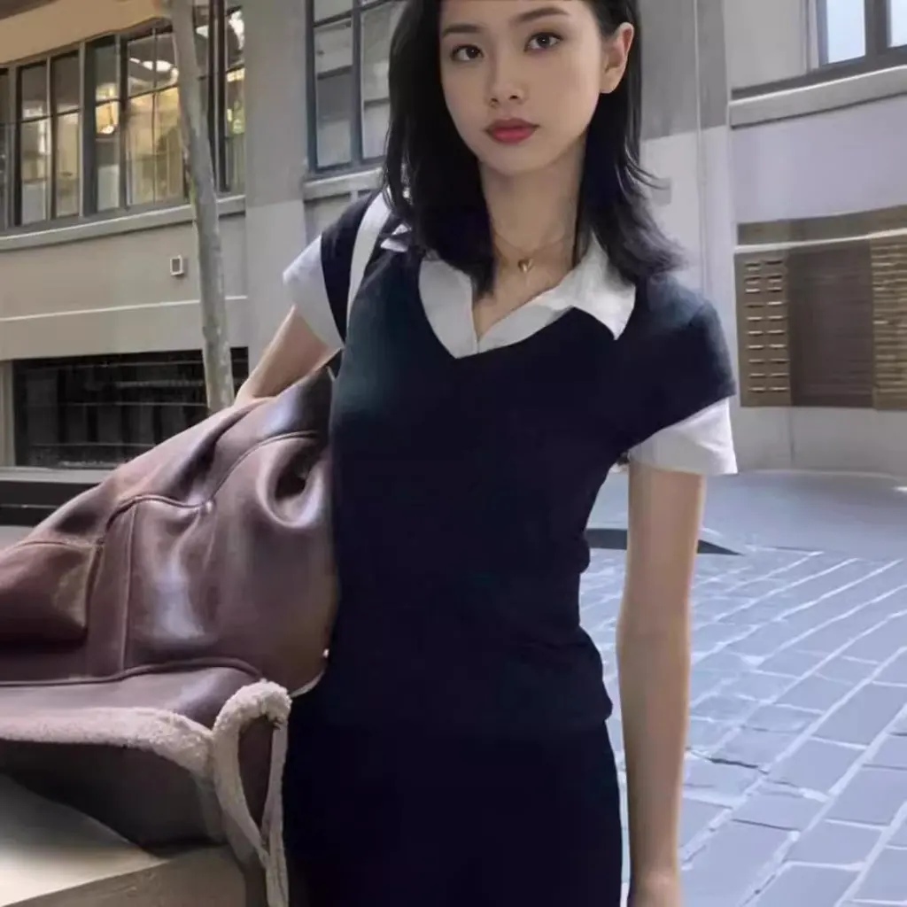 

Gogaapt Women's Slim-fit POLO Collar T-shirt Korean Style College Look Fake Two-Piece Short-Sleeved Top for Summer