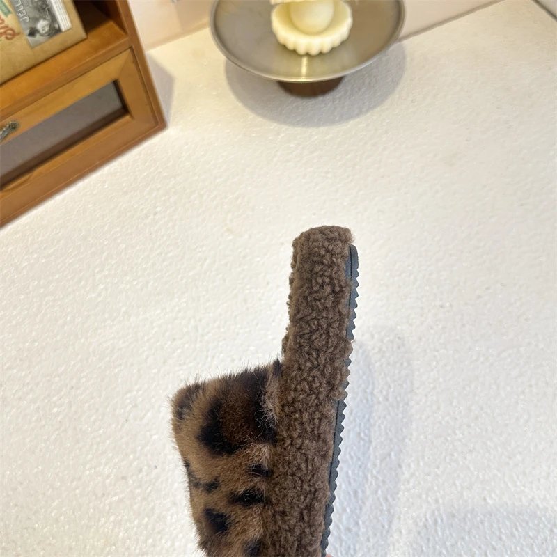 

Модные детские тапочки для девочек 2026 года, весенняя новинка, с толстой подошвой, нескользящие, персонализированные хлопковые тапочки для девочек, простые домашние тапочки для детей