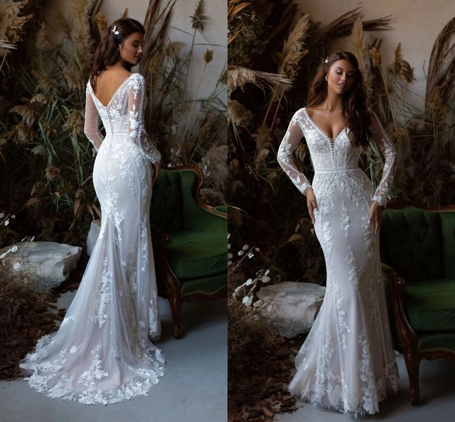 Fitted lace wedding dress hotsell